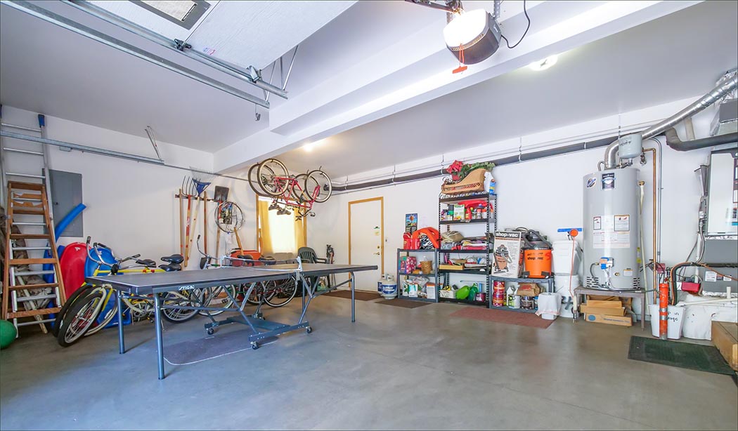 Large garage with 